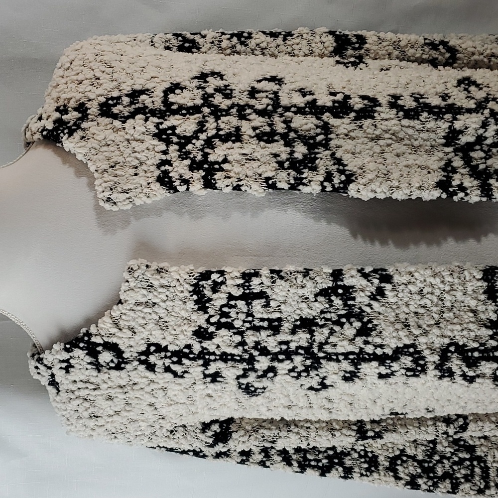 Solitaire by Ravi Khosla black and ivory long cardigan sweater in size medium - Picture 2 of 8
